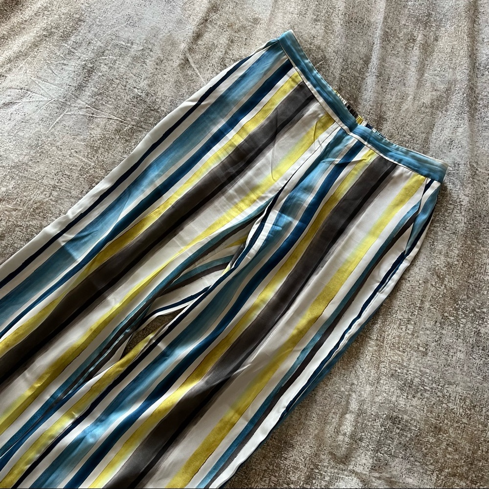 Zara Basic Flowy Stopped Pants - image 3